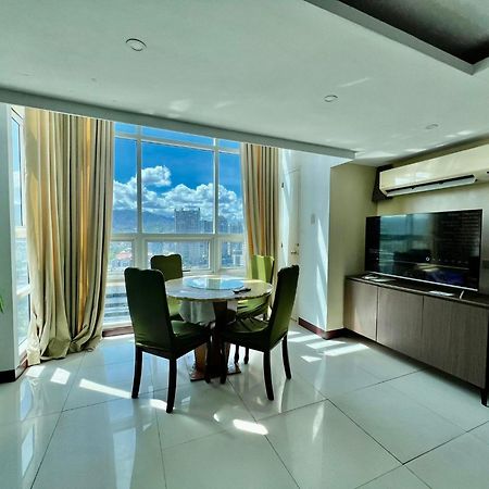 2 Bedroom Condo Unit With City And Mountain View Cebu Extérieur photo