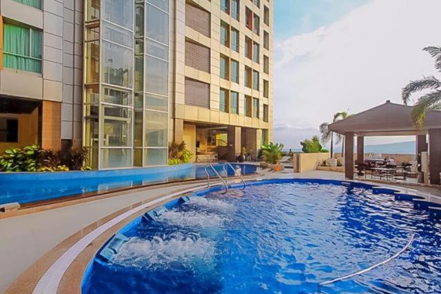 2 Bedroom Condo Unit With City And Mountain View Cebu Extérieur photo
