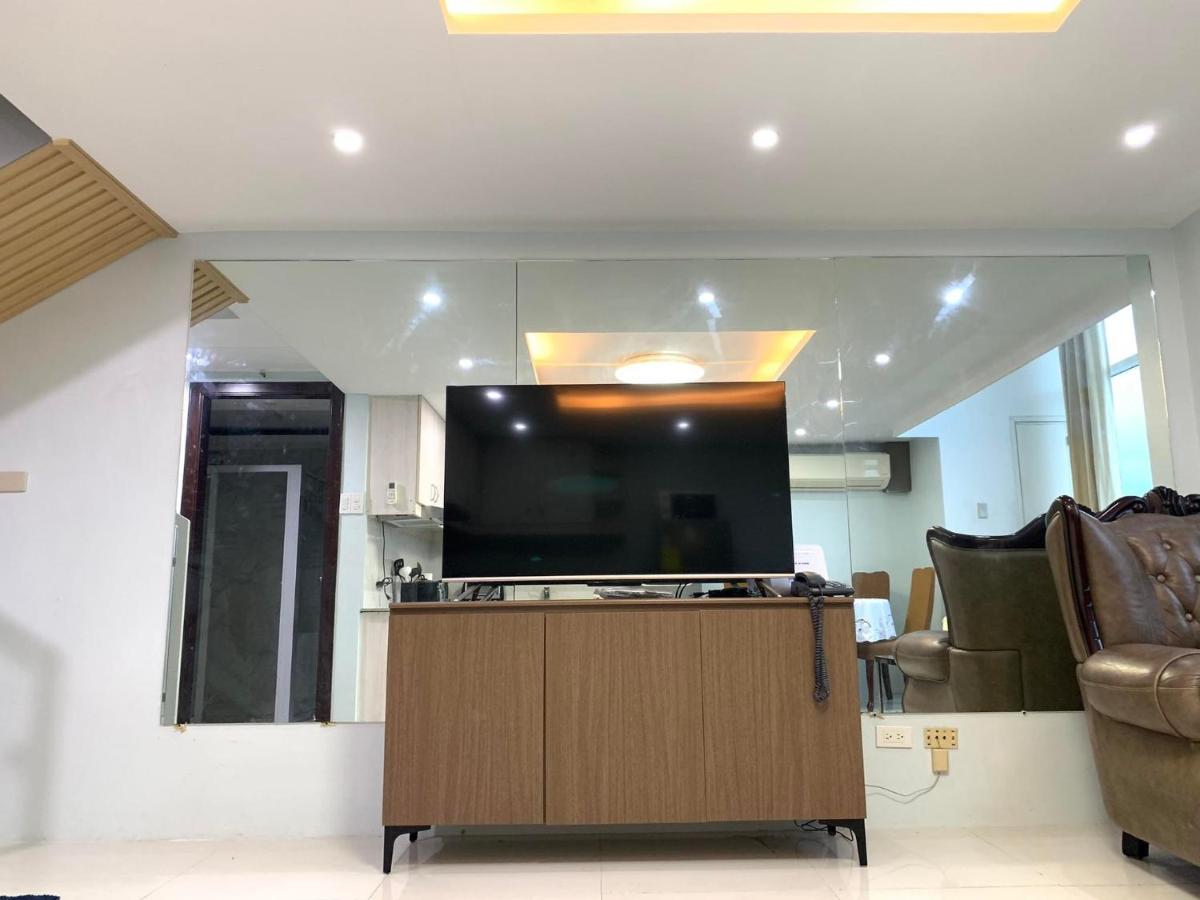2 Bedroom Condo Unit With City And Mountain View Cebu Extérieur photo