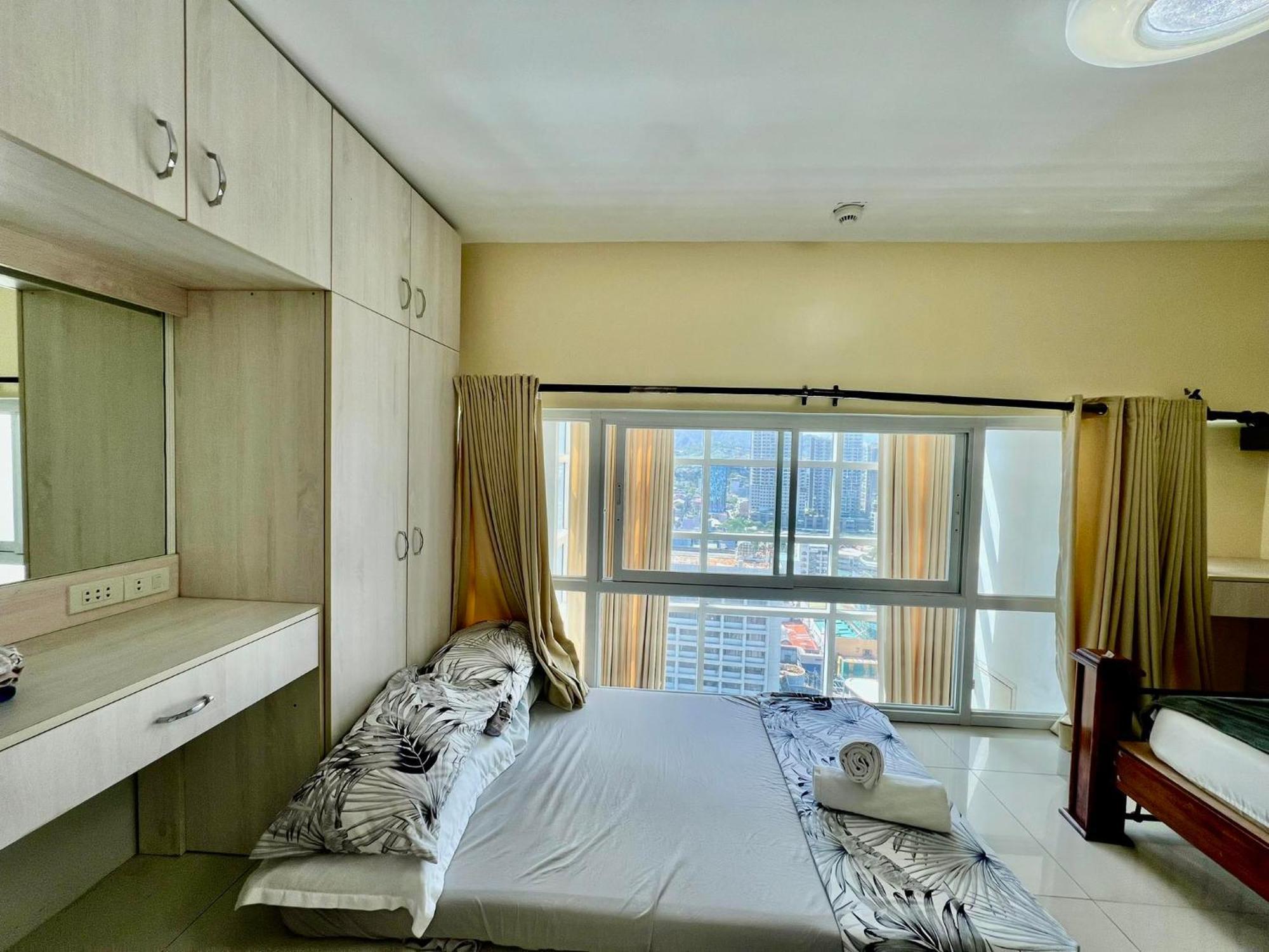 2 Bedroom Condo Unit With City And Mountain View Cebu Extérieur photo