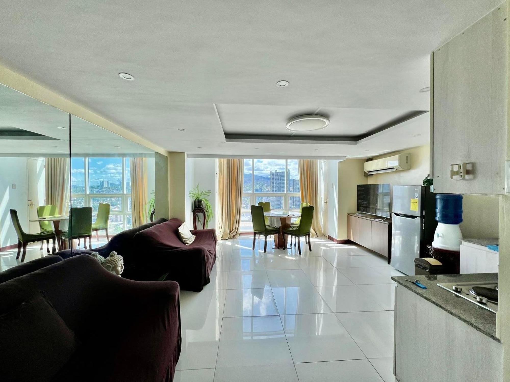 2 Bedroom Condo Unit With City And Mountain View Cebu Extérieur photo