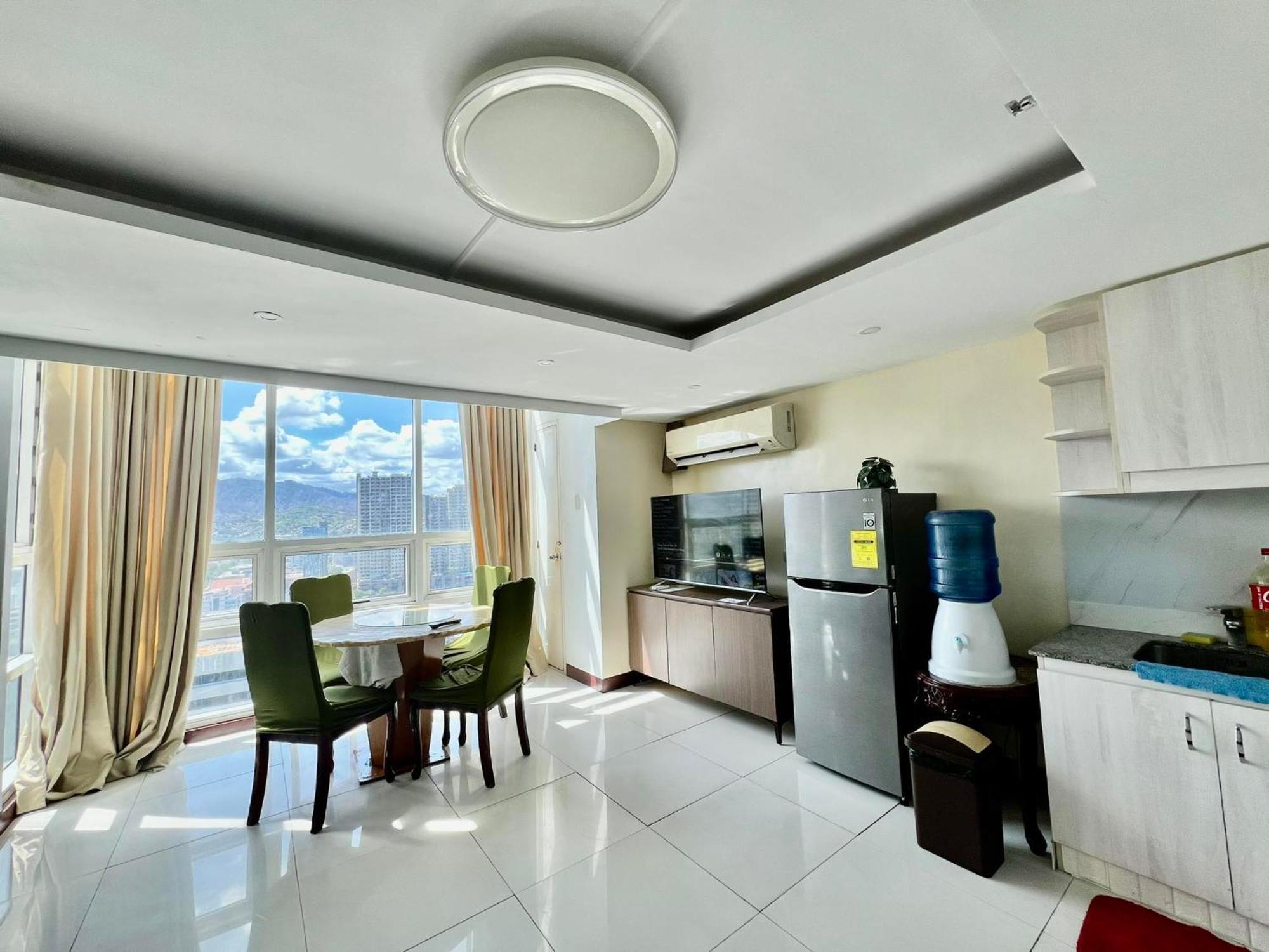 2 Bedroom Condo Unit With City And Mountain View Cebu Extérieur photo